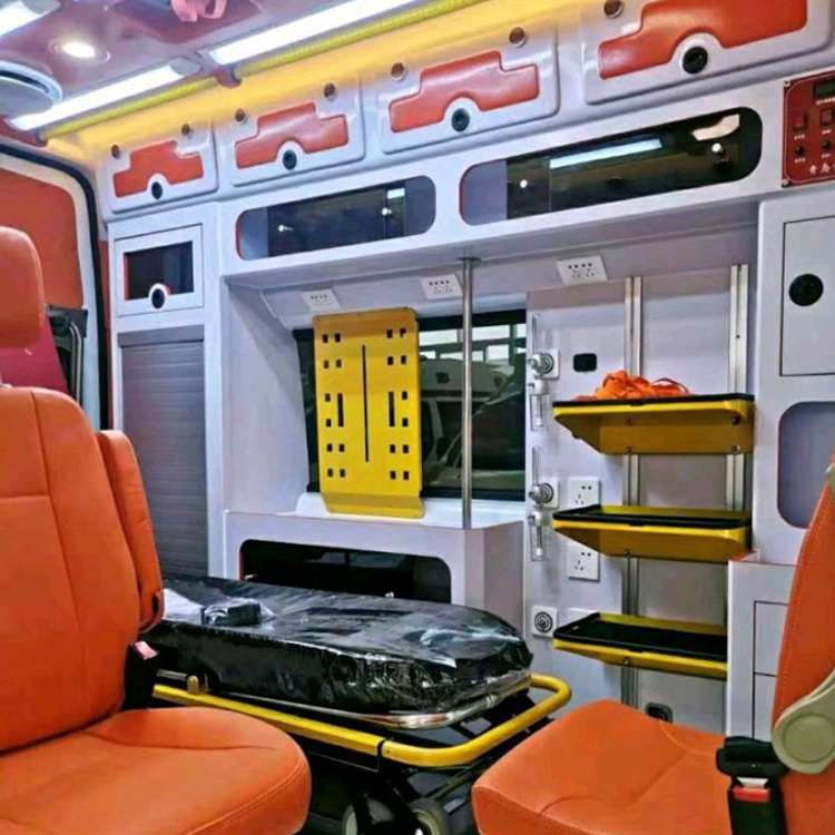 巍山长途救护车护送病人租赁价格